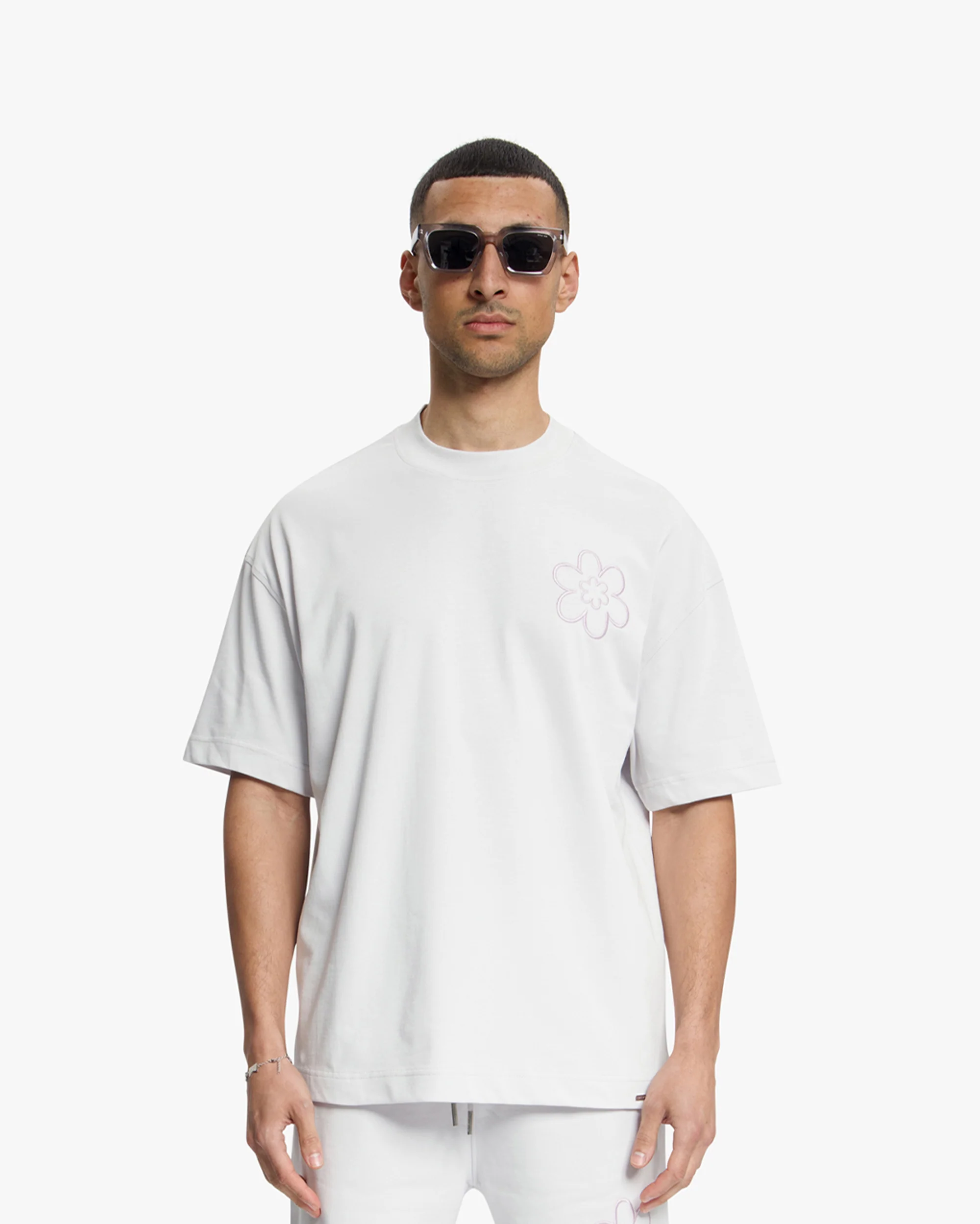 Croyez Contour De La Fleur T-Shirt | Light Grey - Image 3