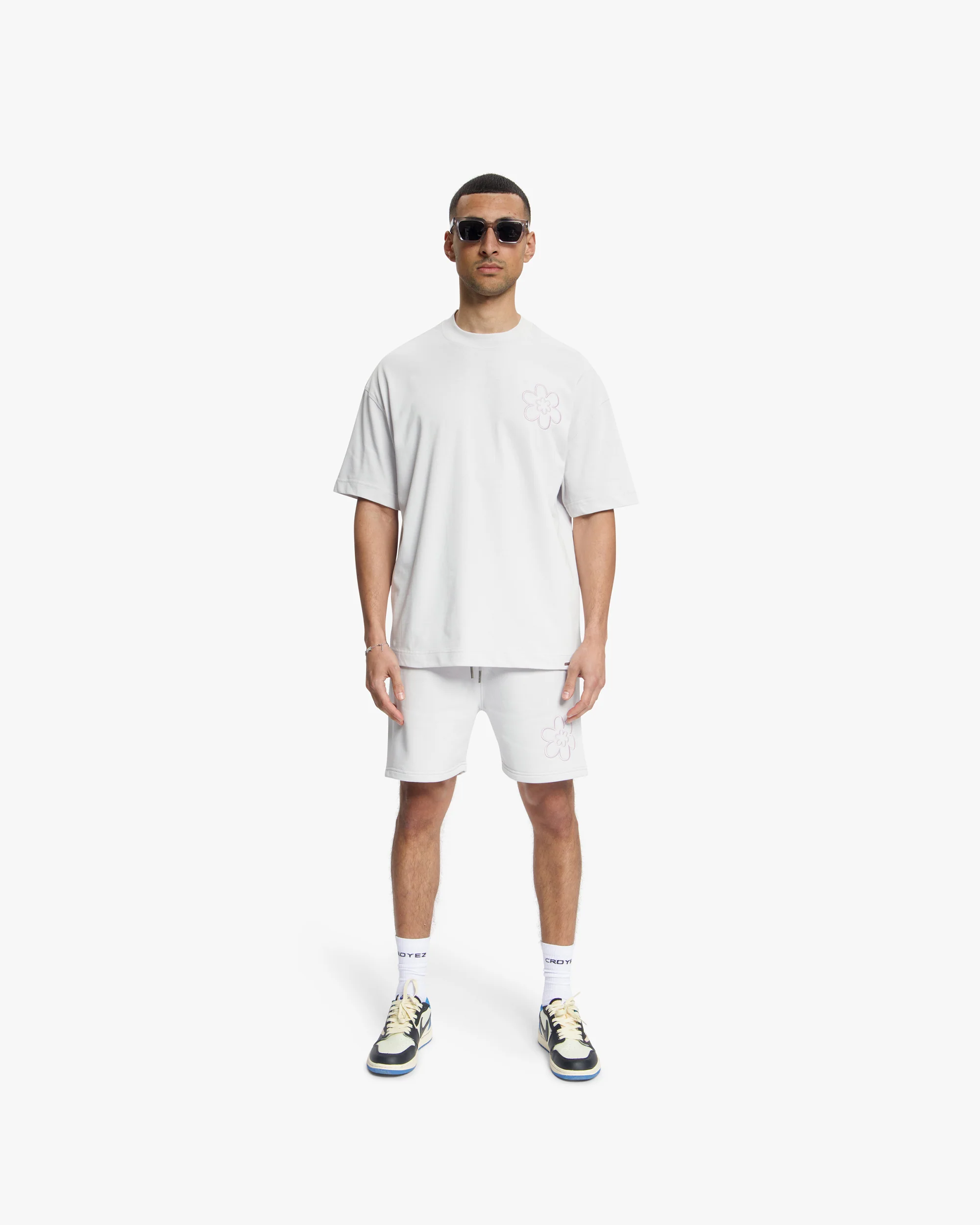 Croyez Contour De La Fleur T-Shirt | Light Grey - Image 5