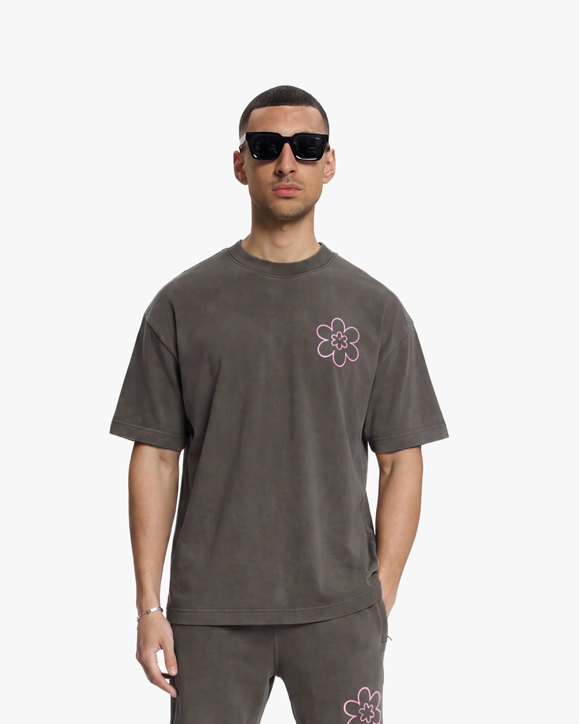 Croyez Contour De La Fleur T-Shirt | Washed Brown - Image 3