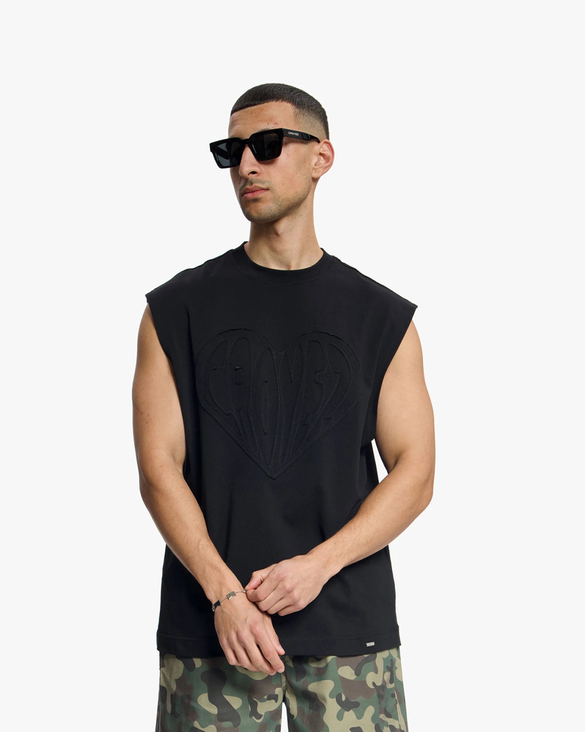 Croyez Cutout Heart Sleeveless T-Shirt | Black - Image 3